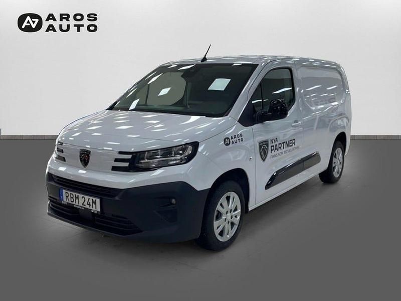 Vit Begagnad 2024 Peugeot Partner Minibuss | 319 900 kr - Bild 1/4