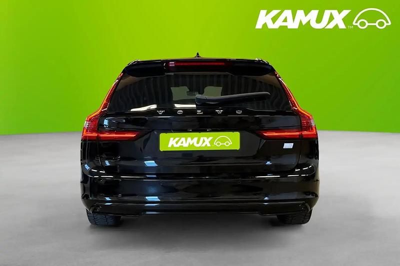 Begagnad Volvo V90 24 HK (17 kW) 2023 Svart Kombi
