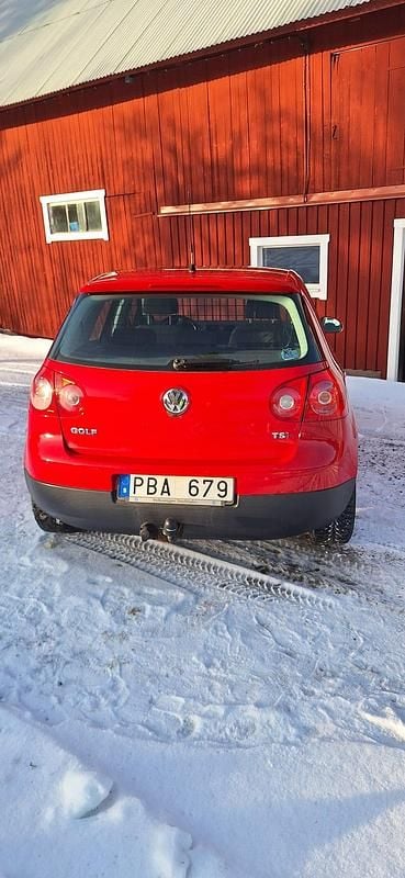 Begagnad VW Golf V 140 HK (102 kW) 2007