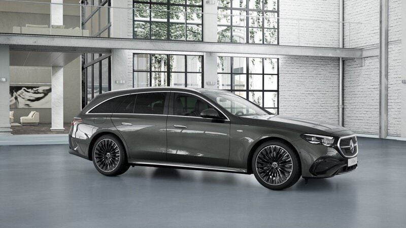 Grå Ny 2025 Mercedes E300 AMG Kombi | 823 300 kr (Marknadspris) - Bild 1/4