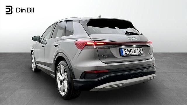 Begagnad Audi Q4 e-tron Advanced Plus 219 kW (299 HK) 2023 Grå SUV
