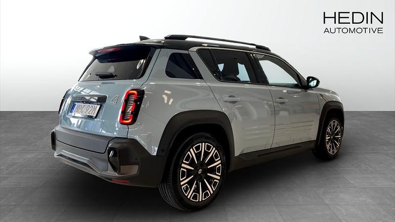 Begagnad Renault 4 E-Tech Iconic 110 kW (150 HK) 2025 Blå (blue) SUV