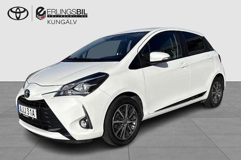 Vit Begagnad 2019 Toyota Yaris Halvkombi | 149 900 kr (Marknadspris) - Bild 1/3