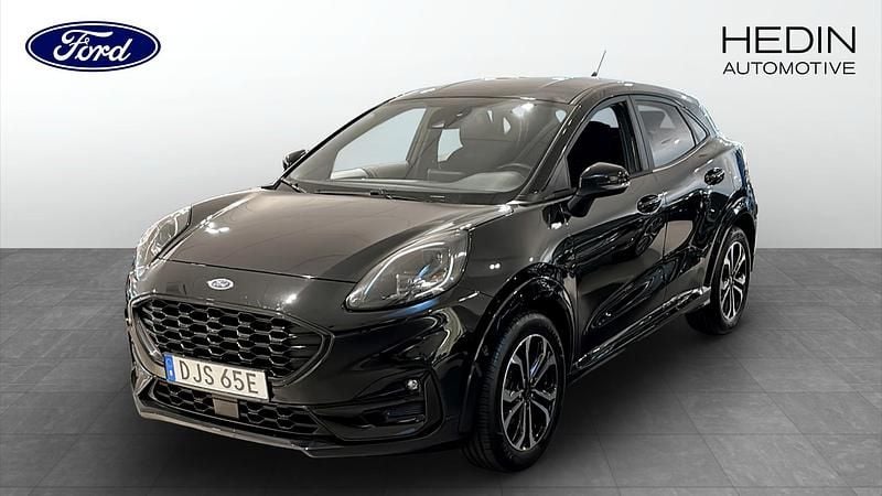 Svart Begagnad 2022 Ford Puma ST-Line SUV | 209 000 kr (Marknadspris) - Bild 1/4