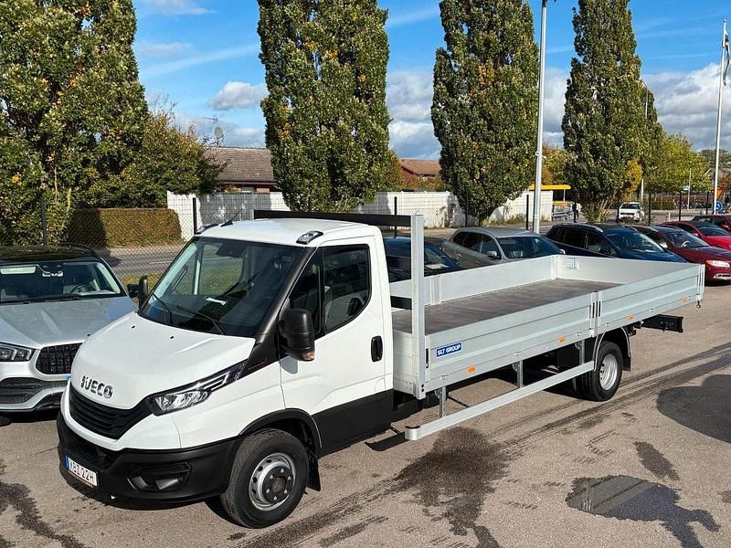 Vit Begagnad 2023 Iveco Daily Van | 718 750 kr - Bild 1/4