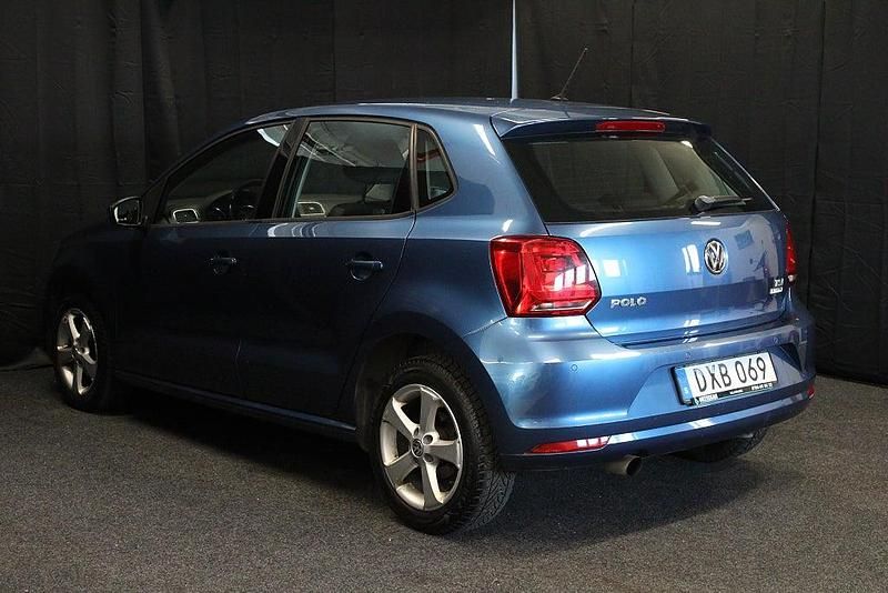 Begagnad VW Polo S 90 HK (66 kW) 2014 Blå Halvkombi