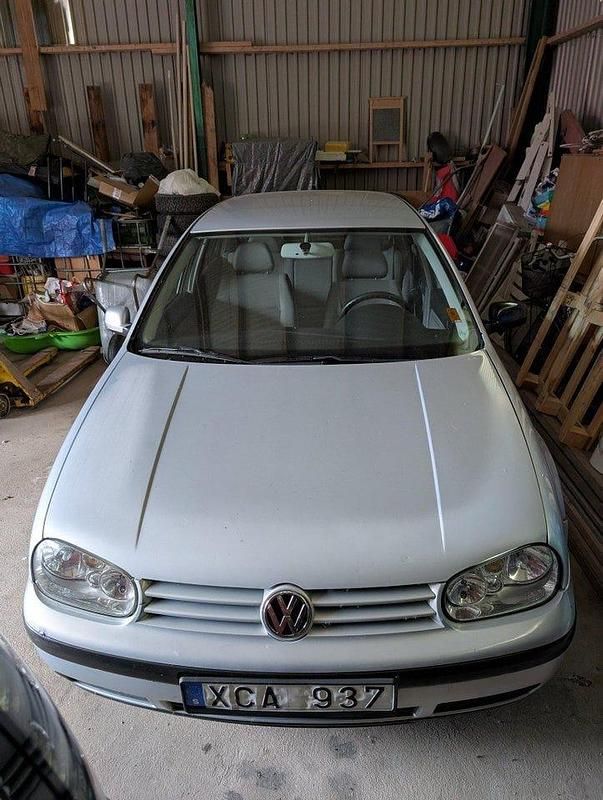 Begagnad 2000 VW Golf IV Halvkombi | 10 500 kr (Marknadspris) - Bild 1/4