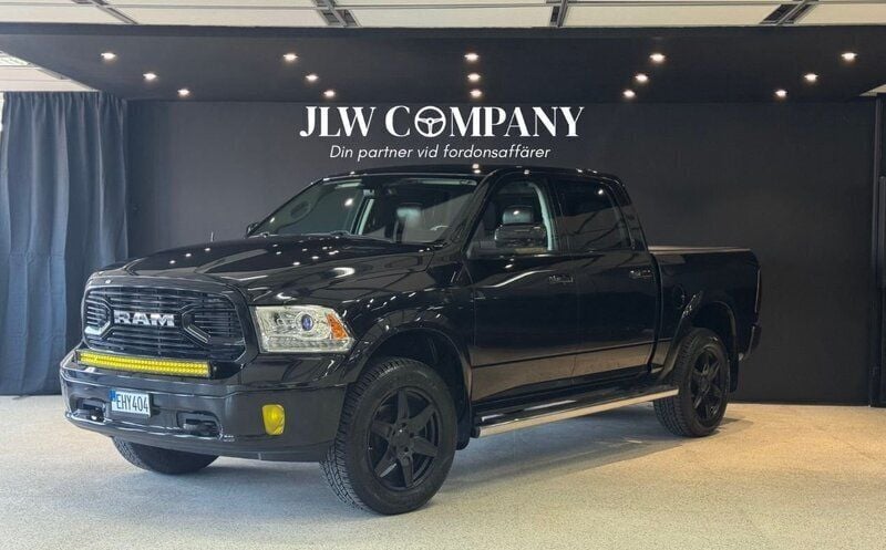 Svart Begagnad 2018 Dodge Ram Pickup | 419 000 kr (Marknadspris) - Bild 1/4