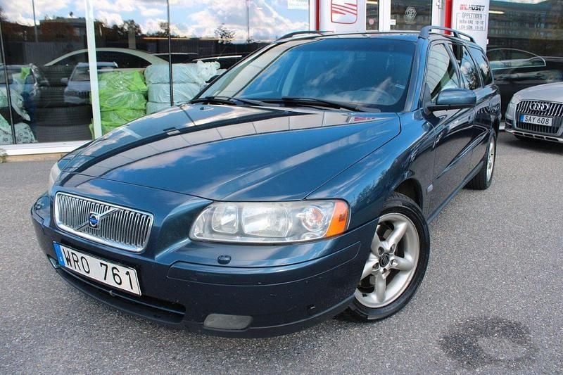 Blå Begagnad 2005 Volvo V70 Kinetic Kombi | 54 900 kr (Dyr) - Bild 1/4
