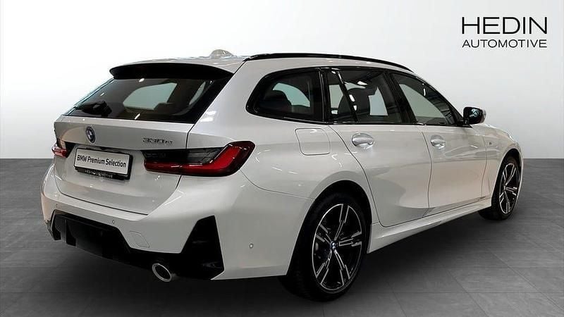 Begagnad BMW 330 Comfort Edition 184 HK (135 kW) 2025 Vit Kombi