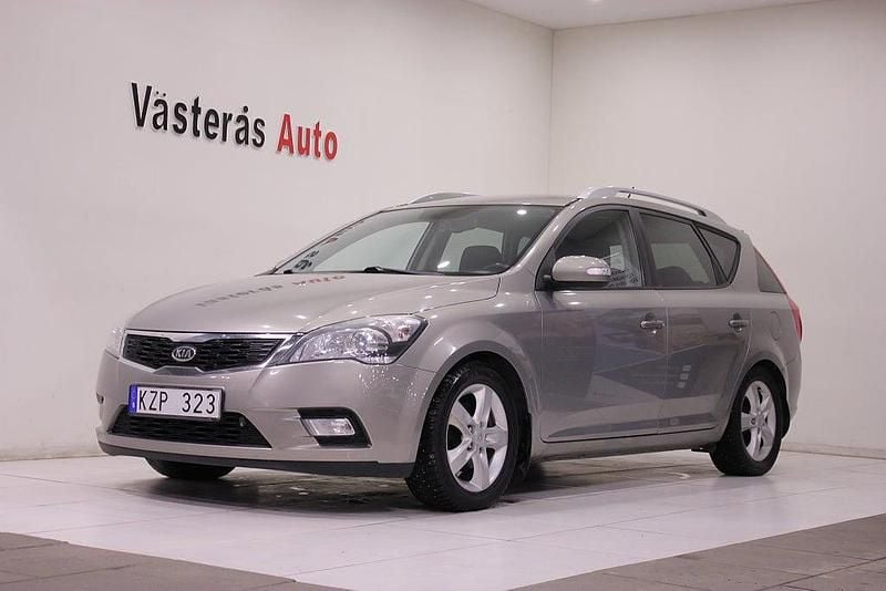 Begagnad Kia Ceed Sportswagon EX 128 HK (94 kW) 2010 Silver Kombi