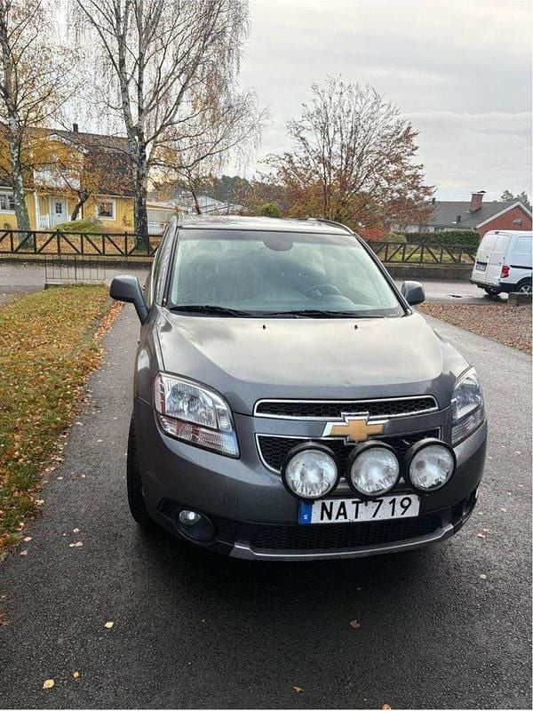 Grå Begagnad 2011 Chevrolet Orlando Minibuss | 46 000 kr (Bra pris) - Bild 1/4