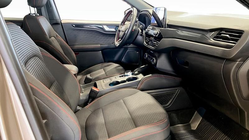 Begagnad Ford Kuga ST-Line 225 HK (165 kW) 2021 Grå SUV