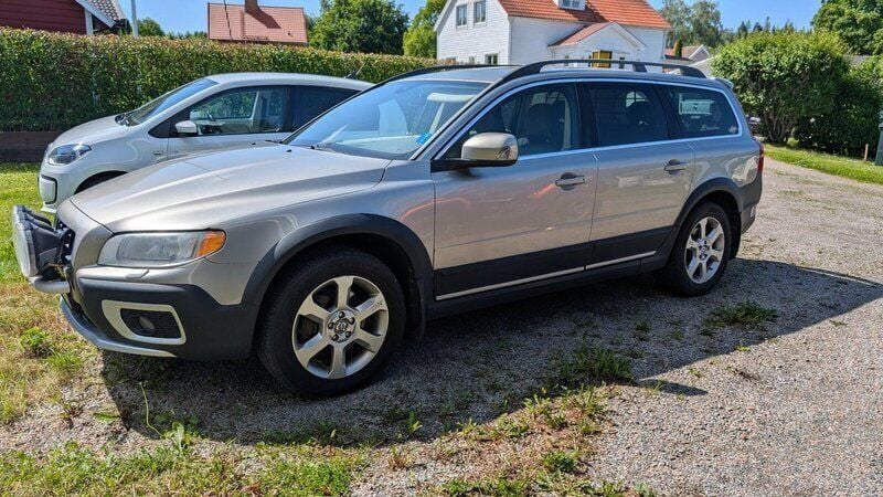 Brun Begagnad 2008 Volvo XC70 Summum SUV | 58 000 kr (Bra pris) - Bild 1/4