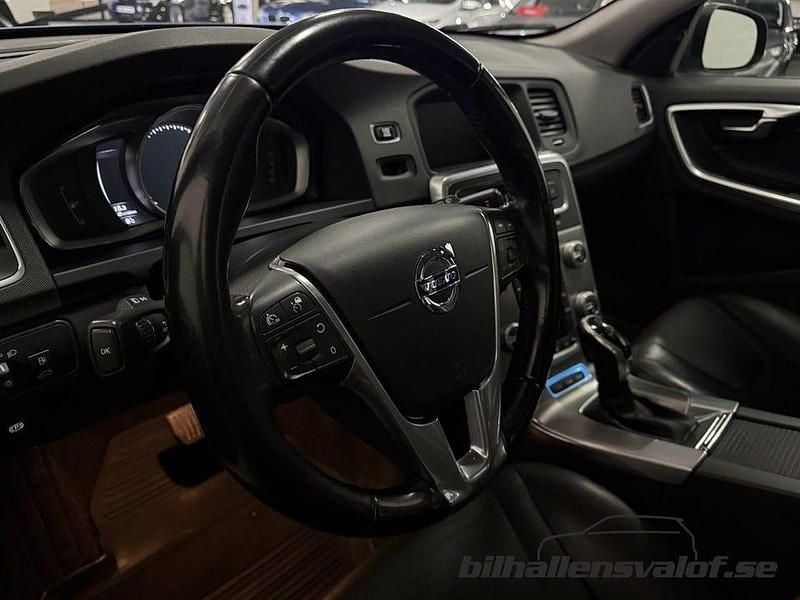 Begagnad Volvo V60 Summum 288 HK (211 kW) 2015 Blå Kombi