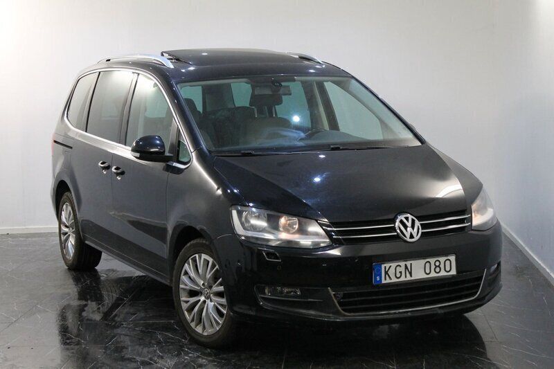 Svart Begagnad 2010 VW Sharan Minibuss | 99 900 kr (Marknadspris) - Bild 1/4