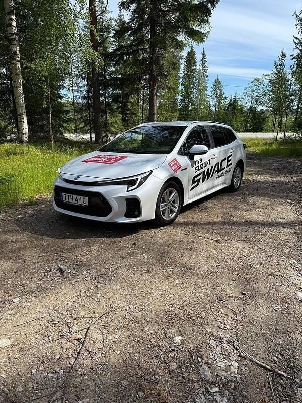 Begagnad Suzuki Swace 141 HK (103 kW) 2024 Vit Kombi