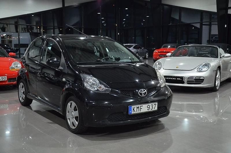 Begagnad Toyota Aygo 68 HK (50 kW) 2008 Svart Halvkombi