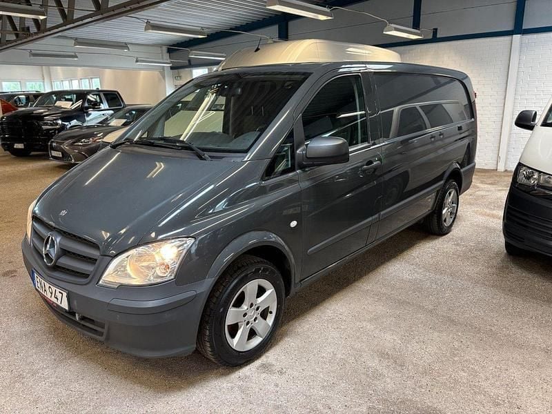 Mörkgrå (grå) Begagnad 2013 Mercedes Vito Minibuss | 75 000 kr (Marknadspris) - Bild 1/4