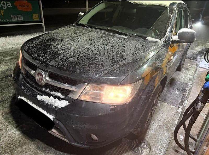 Begagnad 2014 Fiat Freemont SUV | 64 999 kr (Marknadspris) - Bild 1/3