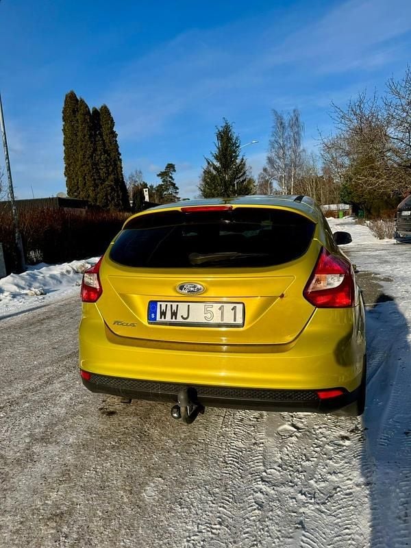 Begagnad Ford Focus 115 HK (84 kW) 2011 Mustard olive