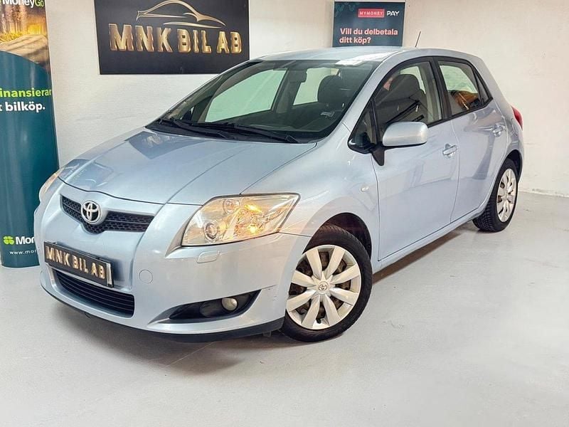 Ljusblå (blå) Begagnad 2008 Toyota Auris Halvkombi | 37 900 kr (Marknadspris) - Bild 1/4
