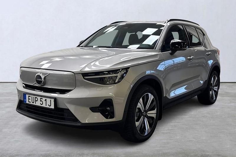 Silver Begagnad 2022 Volvo XC40 Plus SUV | 339 900 kr - Bild 1/4