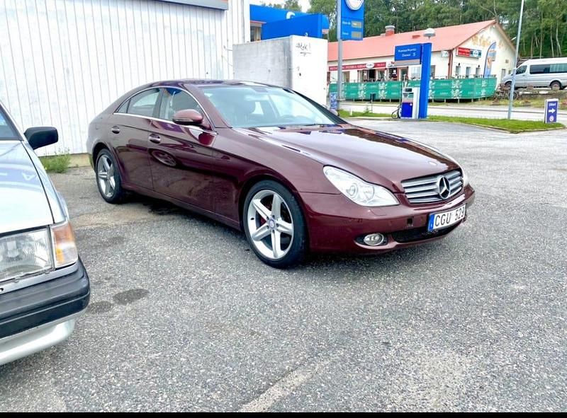 Begagnad Mercedes CLS500 AMG 306 HK (225 kW) 2006 Metallic Sportkupé