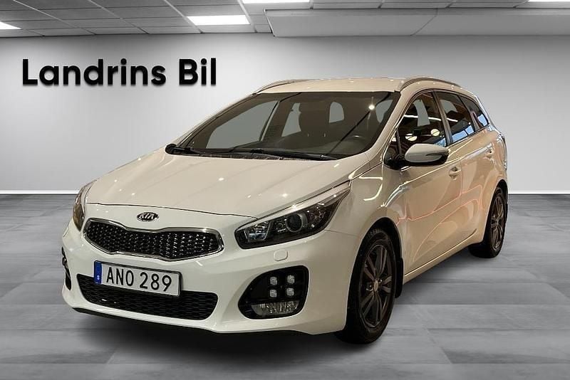 Vit Begagnad 2018 Kia Ceed Sportswagon GT-Line Kombi | 154 300 kr (Lite dyr) - Bild 1/4