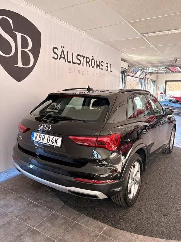 Begagnad Audi Q3 Advanced 150 HK (110 kW) 2024 Svart SUV