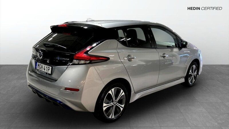Begagnad Nissan Leaf Tekna 160 kW (218 HK) 2021 Silver Halvkombi