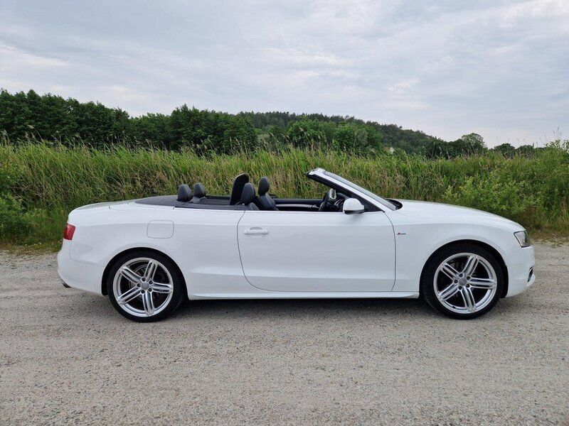 Vit Begagnad 2011 Audi A5 Cabriolet Comfort Cab | 199 000 kr (Marknadspris) - Bild 1/4