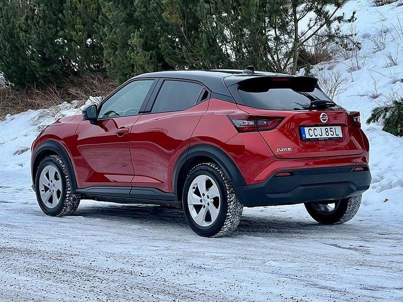 Begagnad Nissan Juke N-Connecta 117 HK (86 kW) 2020 Röd SUV