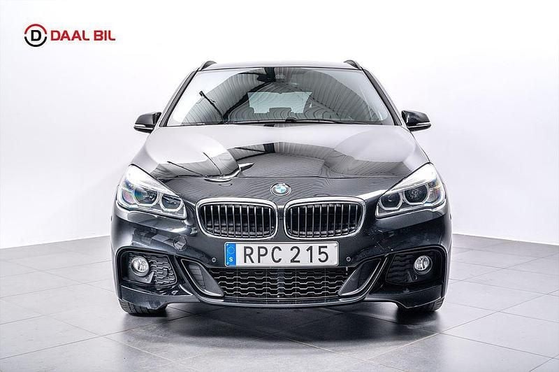 Begagnad BMW 225 Active Tourer iPerformance 224 HK (164 kW) 2018 Svart Minibuss