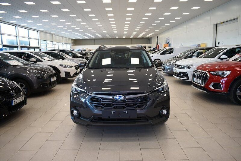 Begagnad Subaru Crosstrek 136 HK (100 kW) 2024 Grå SUV