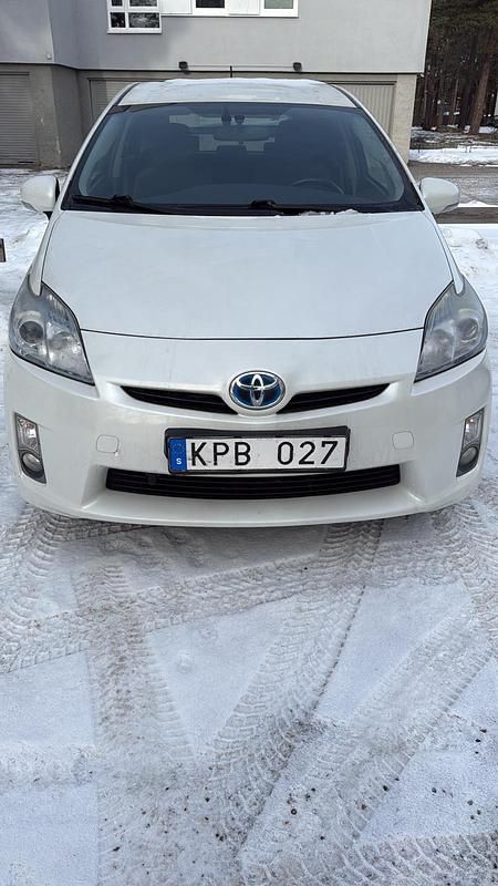 Begagnad Toyota Prius 136 HK (100 kW) 2010 Halvkombi