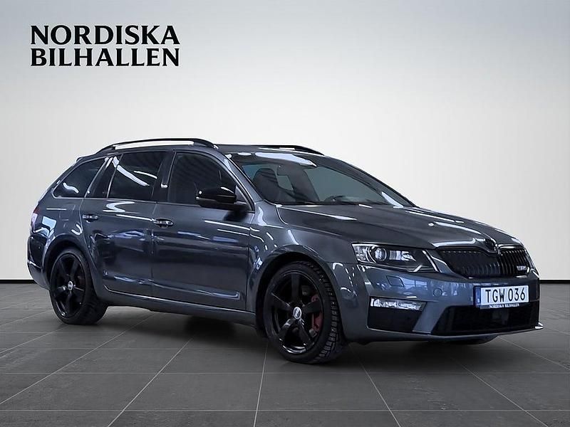 Begagnad Skoda Octavia RS 220 HK (161 kW) 2015 Grå Halvkombi