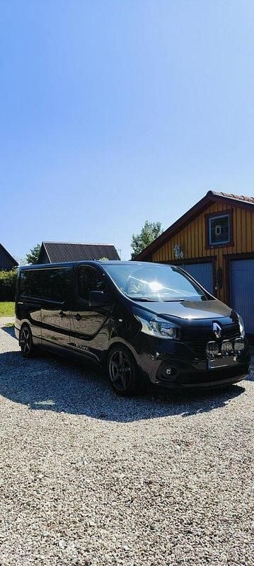 Svart Begagnad 2015 Renault Trafic Van | 109 000 kr - Bild 1/4