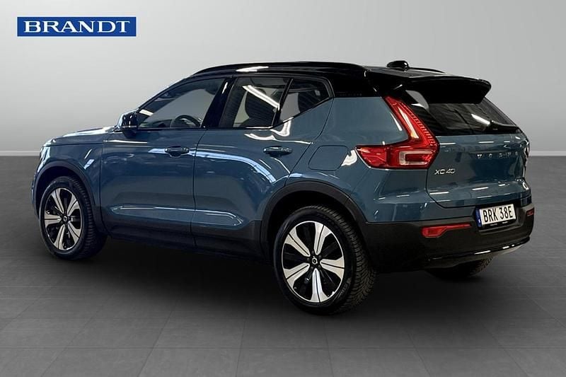 Begagnad Volvo XC40 Single Motor 175 kW (238 HK) 2023 Blå SUV