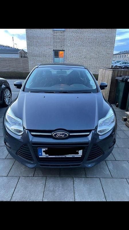 Grå Begagnad 2014 Ford Focus Trend Kombi | 51 900 kr (Marknadspris) - Bild 1/4