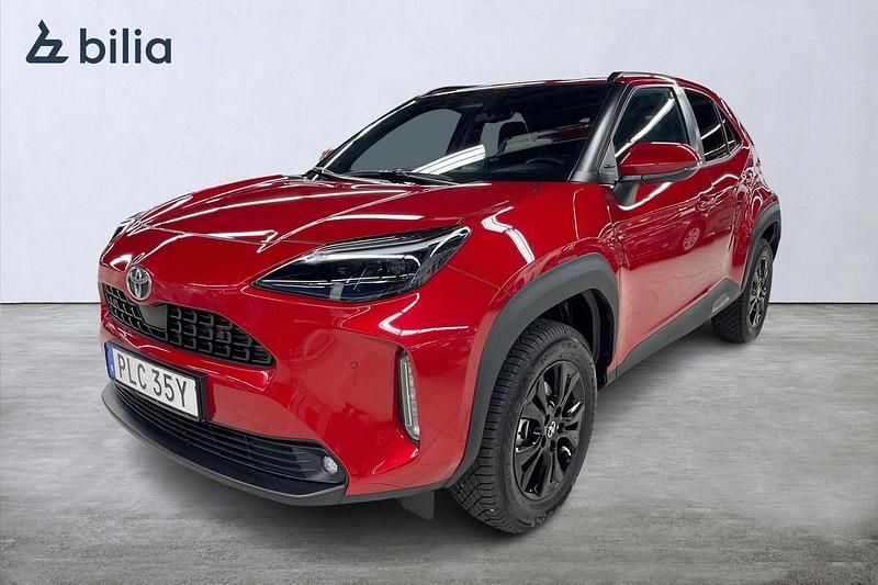 Begagnad Toyota Yaris Hybrid 117 HK (86 kW) 2025 Röd