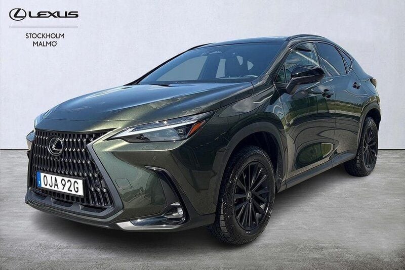 Grön Begagnad 2024 Lexus NX450h+ SUV | 689 000 kr - Bild 1/4