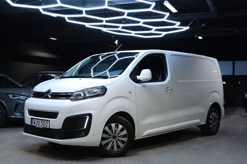 Vit Begagnad 2016 Citroën Jumpy Minibuss | 119 800 kr (Dyr) - Bild 1/4