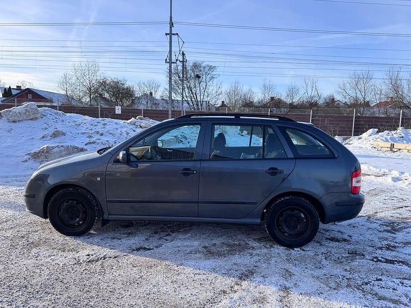 Begagnad Skoda Fabia 64 HK (47 kW) 2007 Mörkgrå Kombi
