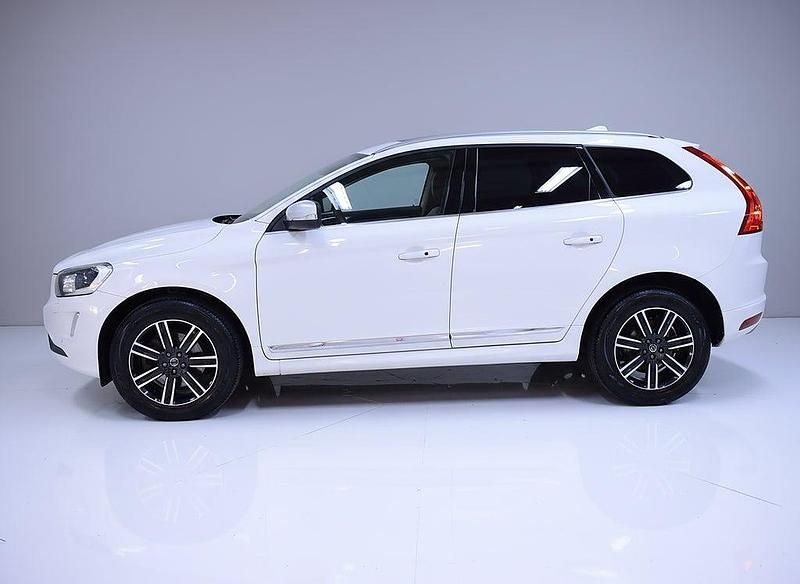 Vit Begagnad 2016 Volvo XC60 Standard SUV | 174 900 kr (Lite dyr) - Bild 1/4