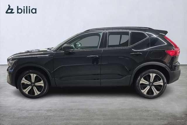 Begagnad Volvo XC40 Core 185 kW (252 HK) 2022 Svart SUV