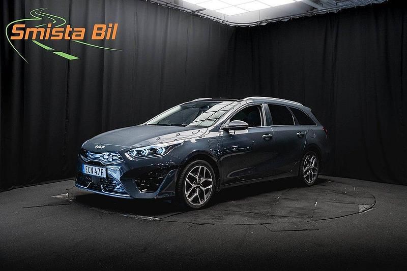 Grå Begagnad 2022 Kia Ceed Sportswagon 2 Kombi | 274 600 kr (Lite dyr) - Bild 1/3