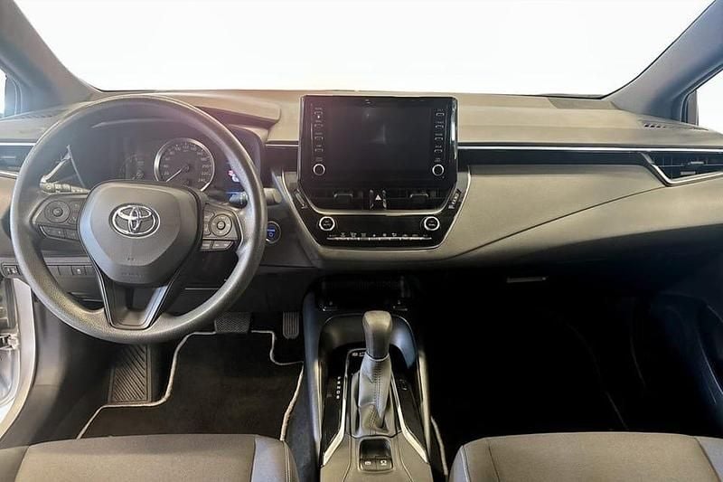 Begagnad Toyota Corolla Hybrid Life 124 HK (91 kW) 2021 Silver Halvkombi