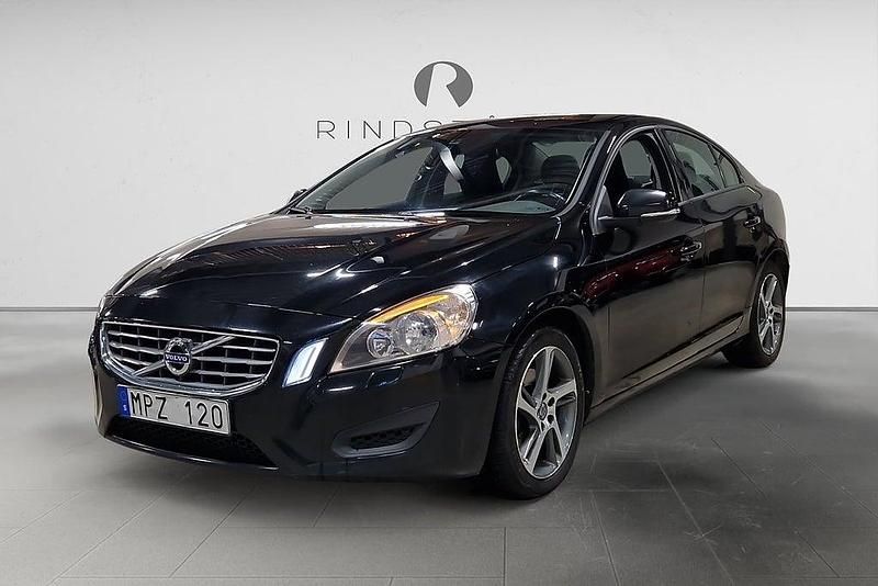 Svart Begagnad 2010 Volvo S60 Sedan | 79 900 kr (Marknadspris) - Bild 1/3