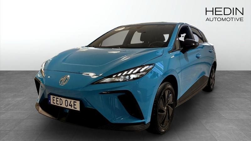 Blå (blue) Begagnad 2023 MG MG4 EV Halvkombi | 259 900 kr - Bild 1/4
